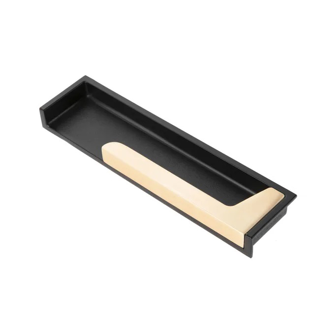 Tirador de Embutir Dorado + Negro 13 cm