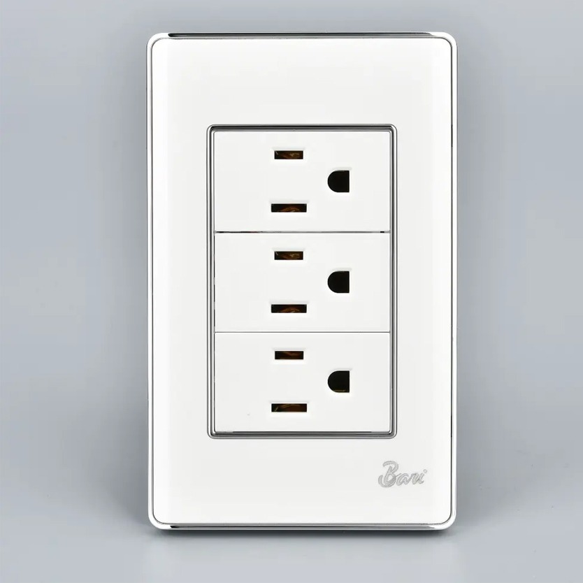 Toma Corriente Triple con tierra Serie Lusso